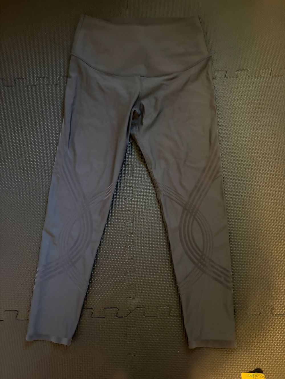 Fanka Body Sculpt Reversible Gray Leggings Size Medium